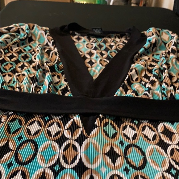 Ladies Top - Picture 2 of 3